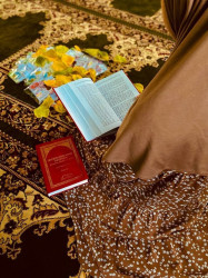 Коран в мечети